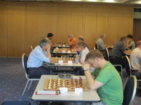 5 66. Bauer,Wilfried (0,0) - 45. Auerswald,Klaus (0,0) 1,0-0,0 6 30. Joerges,Frank (1,0) - 5. Kaphle,Sebastian (1,0) 0,0-1,0 7 6. Steinacker,Alex (1,0) - 25. Simon,Jonathan (1,0) 1,0-0,0 8 32.