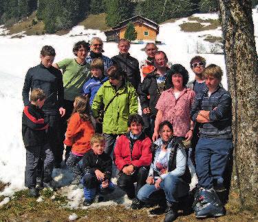 Familie Ostern 2009 auf der Gauenhütte 17 Personen, davon 4 Kinder, 4 Jugendliche und 9 Erwachsene, erlebten ein unvergessliches Osterfest bei strahlendem Wetter und viel Schnee.