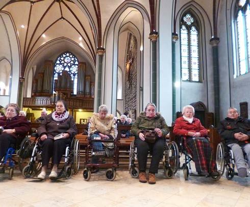 16 Bekanntmachungen Gemeinsame Begegnung Gottesdienst mit Krankensalbung Im Februar fand ein festlicher Gottesdienst mit Krankensalbung in der Pfarrkirche St. Viktor statt.
