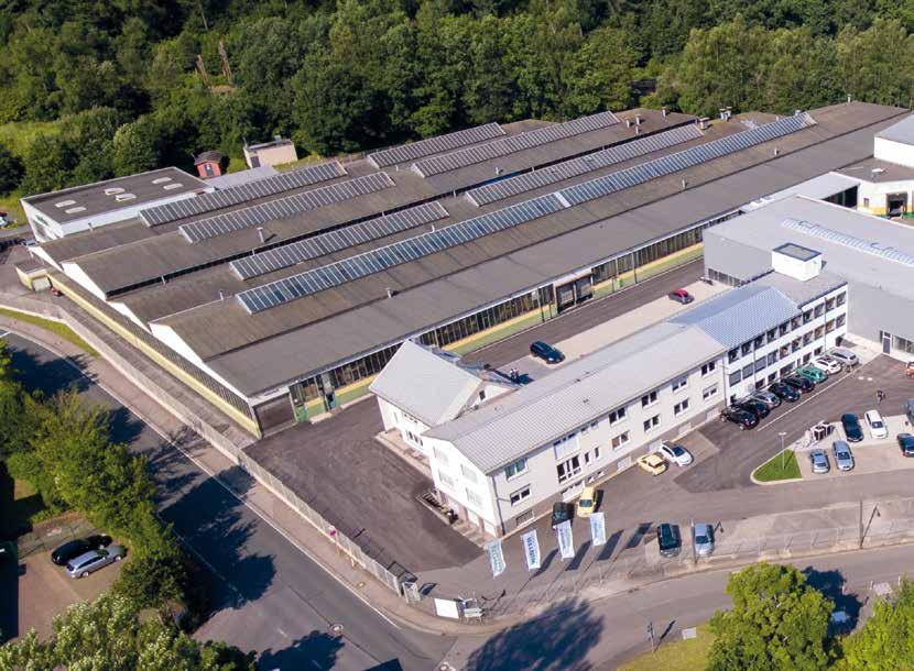 Spezialmaschinenfabrik für Dach, Bau und Straße Gegründet 1919 Die GRÜN GMBH beschäftigt sich seit
