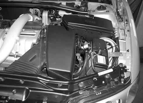 V 70 R, S 60 R Thermo Top C Einbauort Heizgerät - Das Heizgerät () wird vorne links im Motorraum eingebaut.