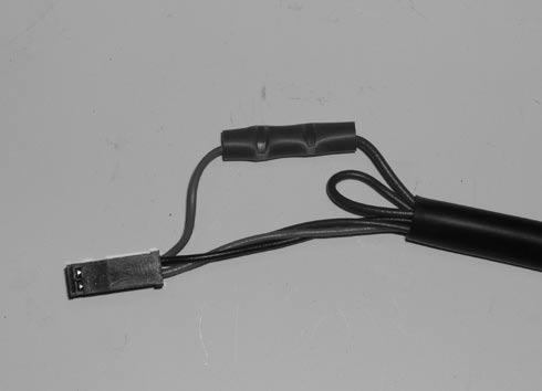 Kabelbinder () trennen und komplettes Gebläserelais () zusammen mit Flachsicherung () entsorgen 6 5 7 - Leitung li () aus