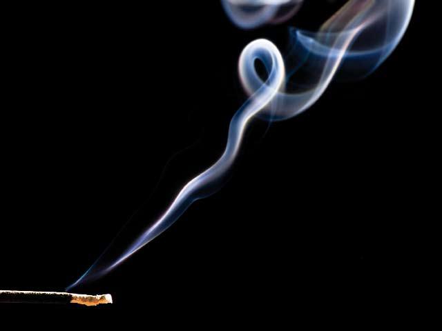 Maximilian Weinzierl zeigt, wie man Rauchfahnen sichtbar macht und wie diese in Photoshop
