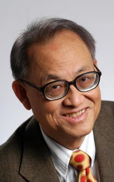 Erste Anfänge 1971: Berkeley-Professor Leon Chua stellt fest, dass ein passives Element