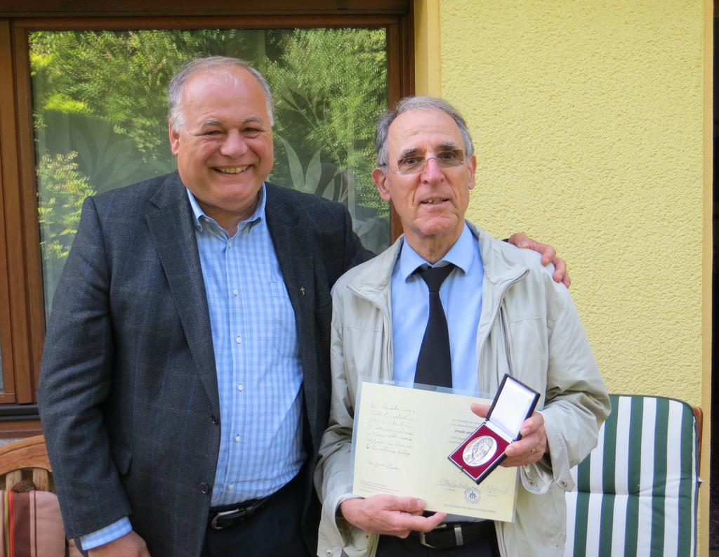 Wir gratulieren Seite 5 Seite 5 Spiel ohne Grenzen Lokalpatriot Dr. Klaus Metzelder feiert seinen 80.