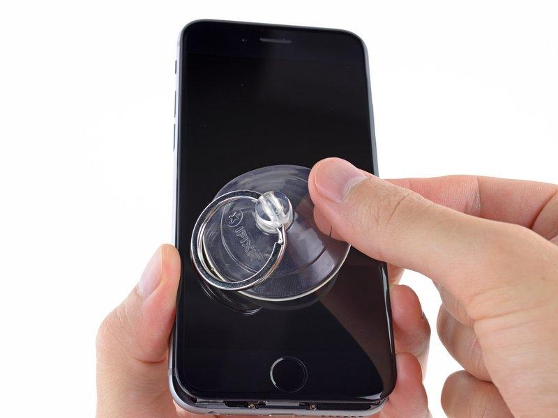 Schritt 8 Gerät öffnen Öffne das iphone, indem du das Home Button Ende der Display
