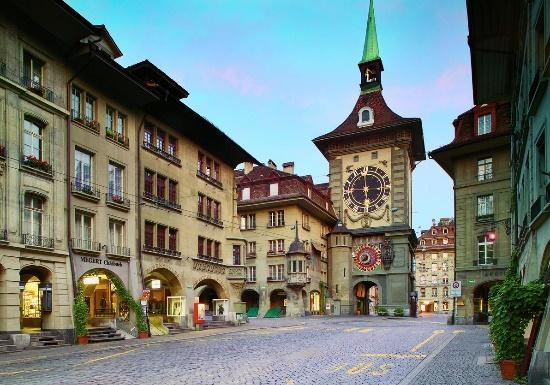 Tag 1. Welcome to Bern Tour Erfahren Sie mehr und lernen Sie die wichtigsten Eckpunkte der Stadt Bern kennen. Englisch (weitere n auf Anfrage und basierend auf ca. 16.00 18.00 h Preis inkl. MwSt.