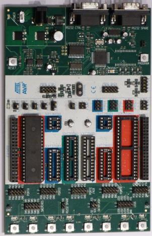 Programmierung eines Mikrocontrollers Ein Mikrocontroller kann über