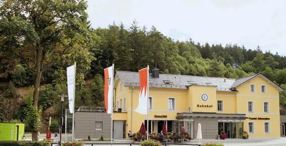 Gartenmöbel Garten-Liegewiese Garten-Park Getränke auf Etage Gepäckservice Grill Gruppenangebote Hallenbad Hauseigener Parkplatz Hunde erlaubt Kabel-TV/Sat Kinderbett Kinderspielplatz Klettern