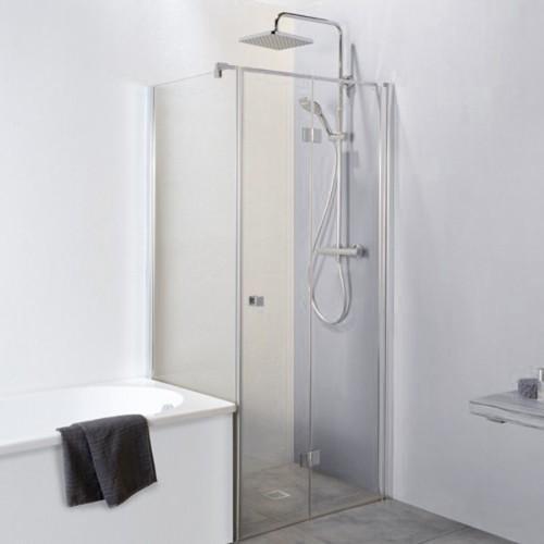 1.19 BA68162 Duschkabine an Badewanne, Drehfalttür mit verkürzter... quadratischer Griff Eckduschkabine bestehend aus einer Drehfalttür mit einer verkürzten Seitenwand neben der Badewanne.