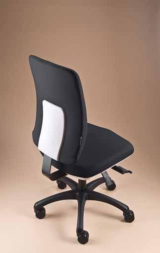 4 Möglichkeiten für bewegtes Sitzen: Bei allen Stühlen lässt sich die Sitztiefe, die Rückenlehnenhöhe als auch die Beweglichkeit des Sitzes und der Rückenlehne, anpassen.