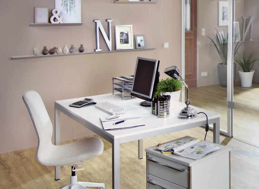desk Profiles: Quadro 40 in silver matt Tabletop: wood, varnished white