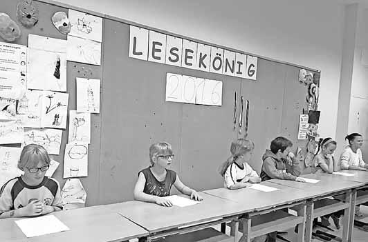 Frau Lindemann, Frau Gnade und Frau Nitzsche saßen in der Jury. Zuerst erzählte Herr Wiezorkewicz eine Geschichte.