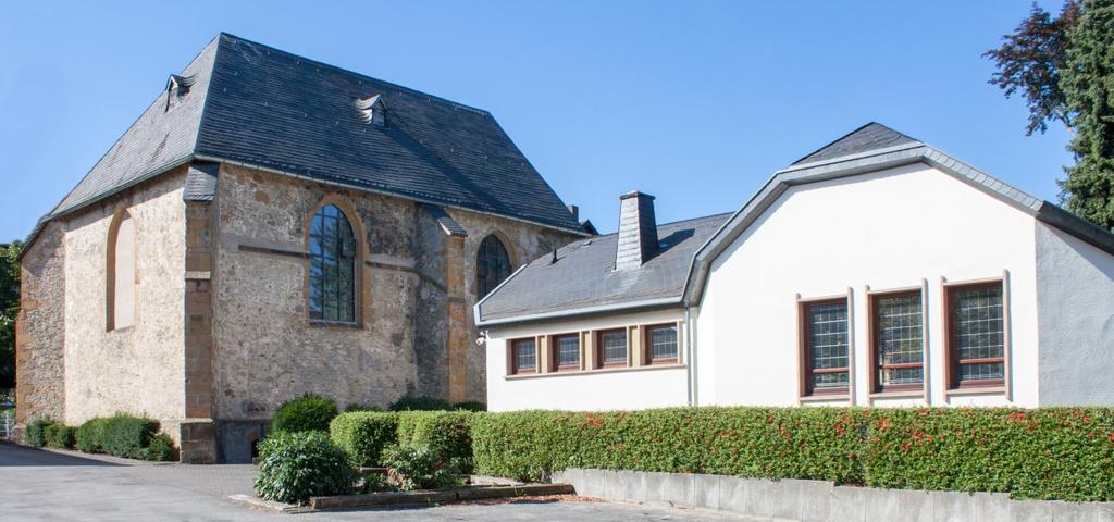 Im Jahr 1987 erwirbt die Neuapostolische Kirche das Grundstück mit dem Kirchengebäude von der Stadt Bielefeld.