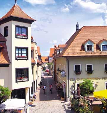 , das Renaissance-Rathaus mit Aussichtsturm und Museum sowie das Volks- und das Napoleonhaus erwarten die Gäste in Pegau.