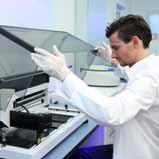Höchstes Maß an Zertifizierung Das Labor gehört zu den modernsten automatisiertesten Laboratorien in Europa und hat zahlreiche Zertifizierungen und