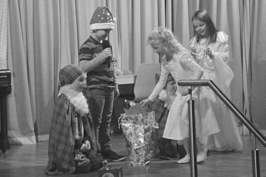 Am 10.12. fand in Eulowitz im Saal die Talente Show des Hortes statt, bei der sich die Kinder wieder alle Mühe gaben, um ihr Programm zu präsentieren. Die Gäste belohnten dies mit ihrem Applaus.
