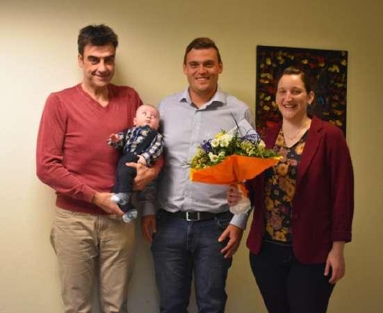 Herr André Wiesmüller, Hausleitung gratulierte unseren Mitarbeitern Frau Lisa Latzelsperger und Herrn Jürgen Suchomski zur Geburt Ihres
