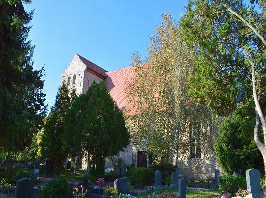 Die Wörmlitzer Kirche im Zeitraffer 1184 erstmals urkundlich erwähnt. 1749 Umbau der Kirche im barocken Stil, Verlängerung des Kirchenschiffes.