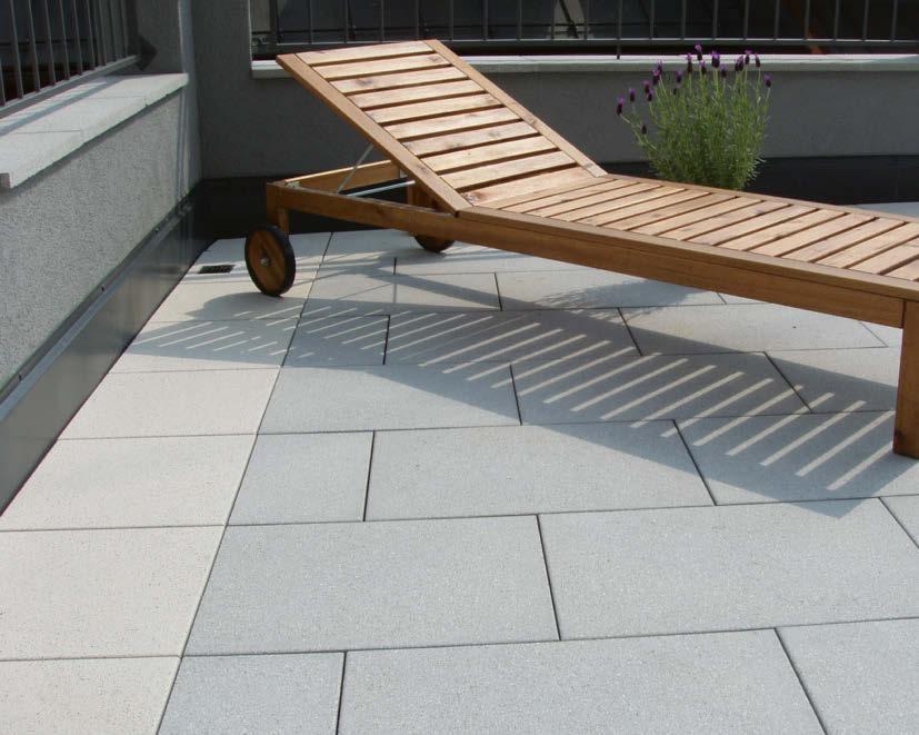 Rocaro Terrassenplatten Eine innovative, werkseitige Oberflächenbehandlung macht die natürlichen