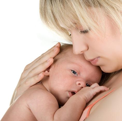 Nach der Geburt für dich als Mutter Nach der Geburt hast du das Recht auf 14 Wochen orlov mit Entgeltfortzahlung. In den ersten beiden Wochen nach Geburt darfst du nicht arbeiten.