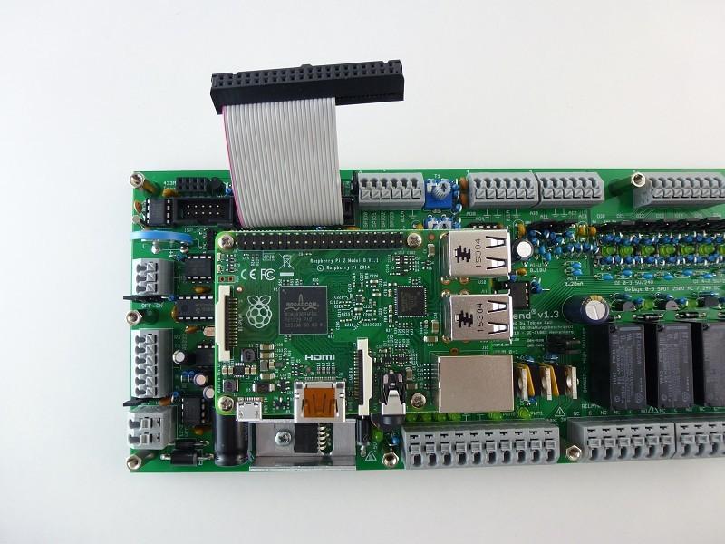 V.3 ARTC Bausatz Abbildung 3: auf Raspberry Pi montiert Als letzter Schritt kann nun die 40-polige Seite des Kabels auf dem Raspberry Pi