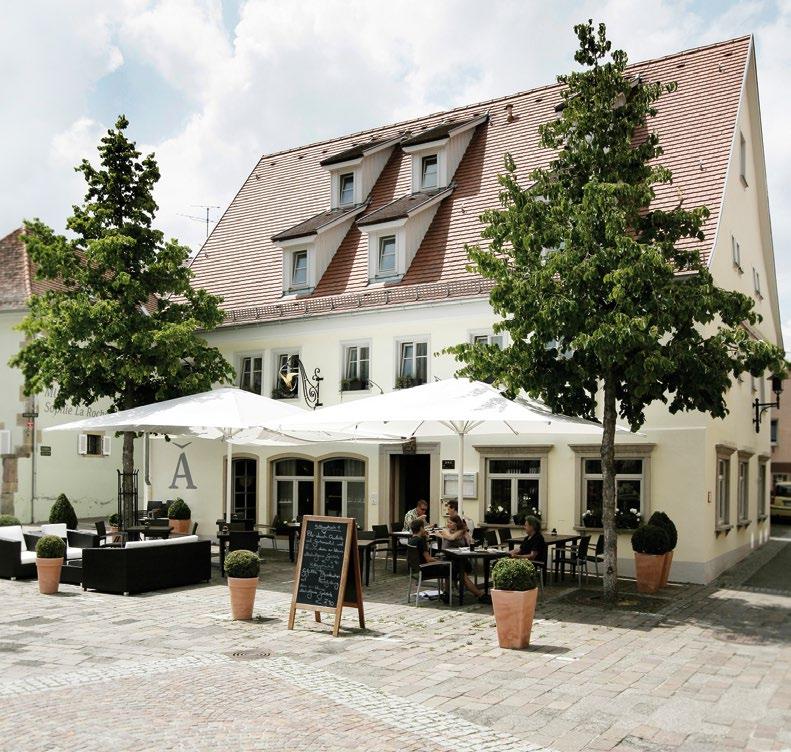 2 3 KLEIN ABER FEIN trendbewusst aber nicht modisch, gehoben aber nicht abgehoben: das ist das Hotel & Restaurant Adler am Schloss im malerischen Bönnigheim.