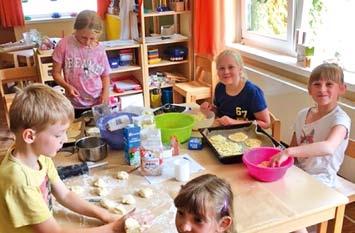 de Der Evangelische Kindergarten Wendeburg lud im Rahmen des Sommerferienprogramms der Gemeindejugendpflege Wendeburg zu einem tollen Nachmittag rund ums Gebäck ein.