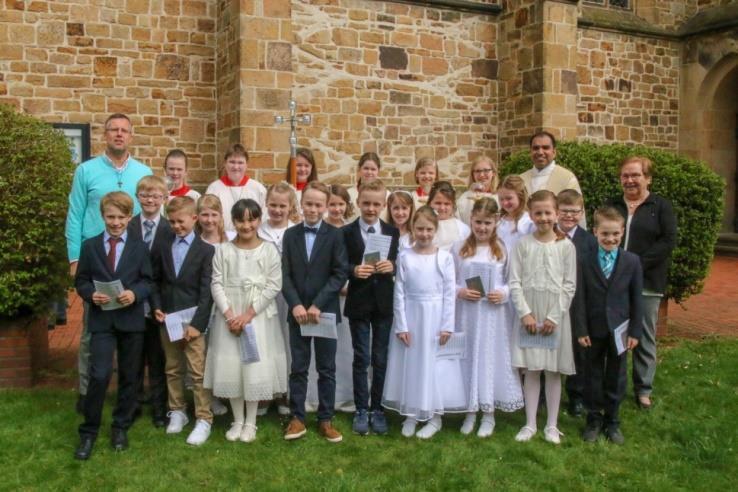 Erstkommunion 2018 Aktuelles aus der Pfarreiengemeinschaft 7 In unserer Gemeinde feierten wir nach Ostern an zwei Sonntagen die Hl. Erstkommunion.