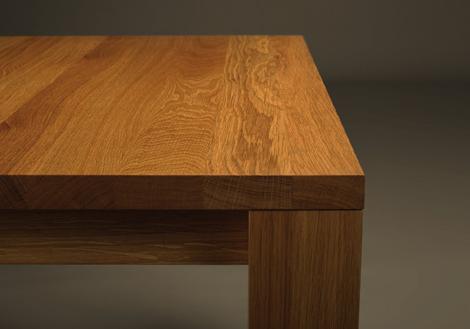 Tisch integriert In Massivholz nach Wahl, Tischplatten 26 bis 32 mm querlaufend Tischfüsse 80 x 80 mm bis 120 x 120 mm, Zargen in der Holzart der Tischplatte Weitere Fussvarianten auf Anfrage