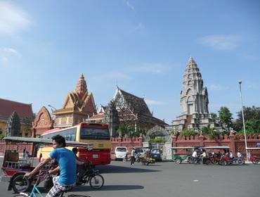 Tag: Erkundung einer Insel im Mekong / Fahrt nach Phnom Penh Nach dem Frühstück besuchen Sie die Kolonialstadt Kratie.