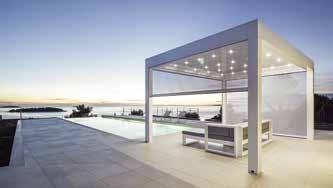 Bei Sonne verschatten Sie je nach Tageszeit und Bedarf optimal Ihre Terrasse.