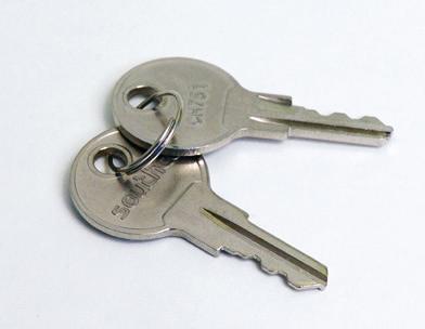 nur Code CH751 (2 Schlüssel am Ring) : PK-10-01 1.2 4 x Ø H nur für Montage mit Nieten 23 40.9 Schlüssel mit Schutzkappe, nur Code CH751 (2 Schlüssel am Ring) : PK-10-01-05 Ø 2.3 Ø 6.