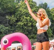 SCHLAGER Nancy auf Bierkönig Tour unterwegs RECHT KOLUMNE Rutschpartie auf dem Heimweg Fetzig wird es auf der Bühne mit der 19-jährigen Sängerin aus Aachen, die mit ihrem Song Einhorn oder Flamingo?