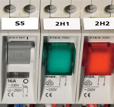 Laserbedruckung 1101 (Weiß) Die Etiketten aus weißem Polyester sind be - sonders geeignet für die Kennzeichnung von Komponenten und Schaltschränken sowie für den Einsatz als Typenschilder.