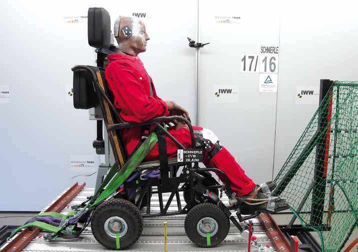 Vorgeschriebene Tests UN-ECE R 14 Gesetzlich vorgeschrieben: Rollstuhlgewicht 125 kg Wir (freiwillig): Rollstuhlgewicht 200 kg Dynamischer Crash Test mit 20 G Gesetzlich vorgeschrieben: