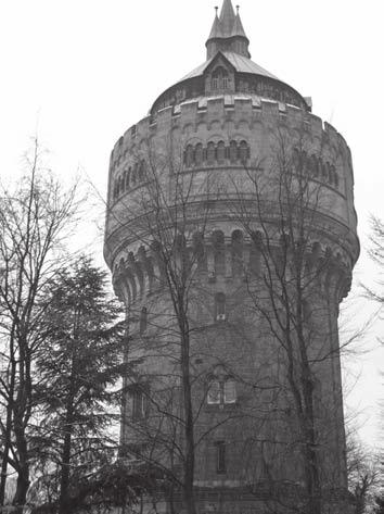 Josef Wiengarten 02586-970034 In Münsters Geistviertel erhebt sich der 1901 bis 1903 im neoromanischen Stil erbaute Wasserturm mit seiner markanten Fassade Die Jakobsmuschel ist Zeichen und