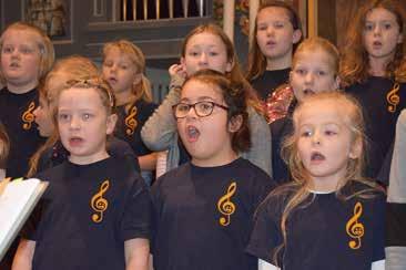 Auenwald-Grundschule Böklund Chorkonzert mit dem Gemischten Chor Böklund Der 16.12.2018 war für den Grundschulchor in der Adventszeit noch einmal besonders spannend und aufregend.