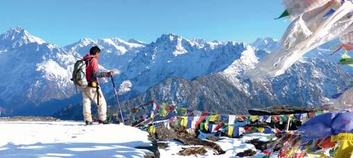 Vom Aussichtsberg Poonhill, 3194 m, genießen wir das beeindruckende Panorama der Himalaya-Gipfel: Es reicht vom Manaslu über die Eisdome der Annapurna bis zum Dhaulagiri.
