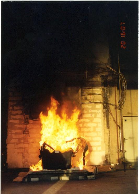 Bemessungsbrand: Brandbeanspruchung von außen Sockelbereich eines Gebäudes, Terrassen etc.
