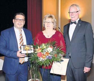 Erik Steinmetz und Lukas Mit der Medaille Verdienstvolle Bürgerin wurde Elvira Jentzsch vom SV Tempo 94 Buchhain in diesem Jahr geehrt.