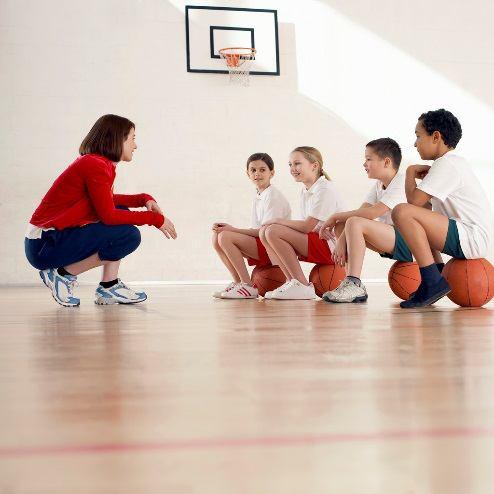 Anforderungen an die Schüler hohes sportliches Interesse und Engagement angemessene sportliche