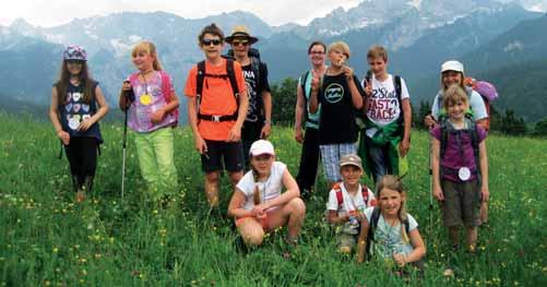 KINDER UND JUGEND Tosende Wasser und rasante Abfahrten Nach der Partnachklamm lockt es die Murmel ere zur Sommerrodelbahn Zehn Murmel ere des Alpenvereins starteten Samstag, den 13.