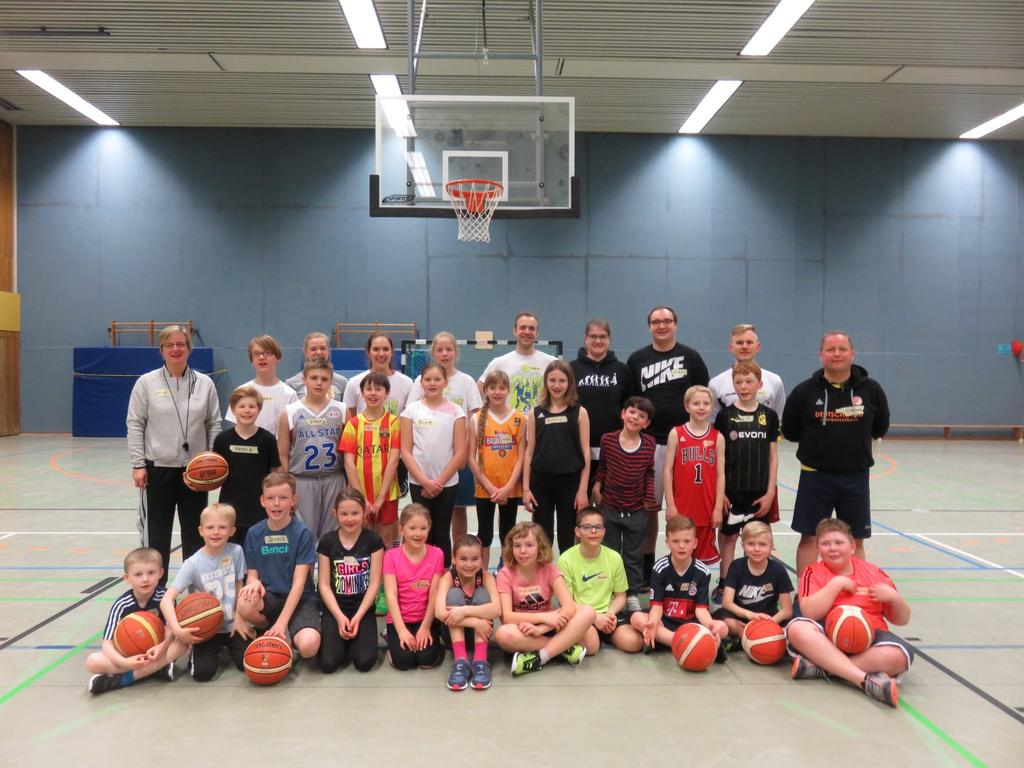 Basketball Ostercamp vom 07.04.2018 bis 08.04.2018 Unter Leitung von Christof Lurse vom BC 70 Soest wurde das Ostercamp der TuS Basketballer zu einem erfolgreichen Wochenende.