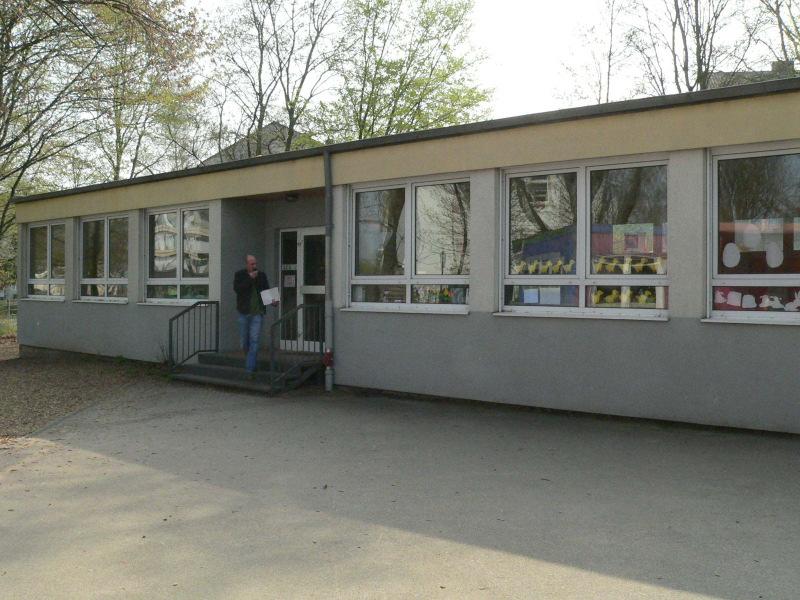 1 Beauftragung Das Sachverständigenbüro Richardson wurde vom Städtischen Gebäudemanagement der Stadt Bonn beauftragt, das Pavillon Gebäude der Astrid- Lindgren-Schule visuell und geruchlich auf