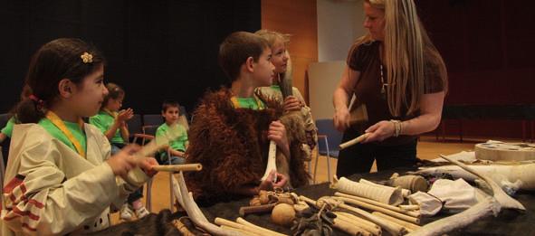 erkennen Wir experimentieren mit Klang, entdecken ungewöhnliche Schattierungen, werfen Altbekanntes über Bord um Wörter zu klauben, Nonsenstexte zu kreieren, Vocal Percussion auszuprobieren und