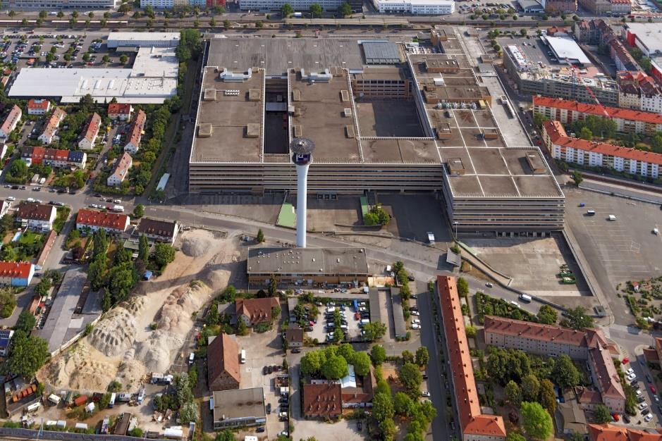 THE Q Nürnberg Wohnen & Gewerbe Bruttogeschossfläche ca. 170.000 m² Ankauf II. Quartal 2018 Baubeginn 2021 Fertigstellung 2024 Gesamtinvestition ca. 700 Mio.