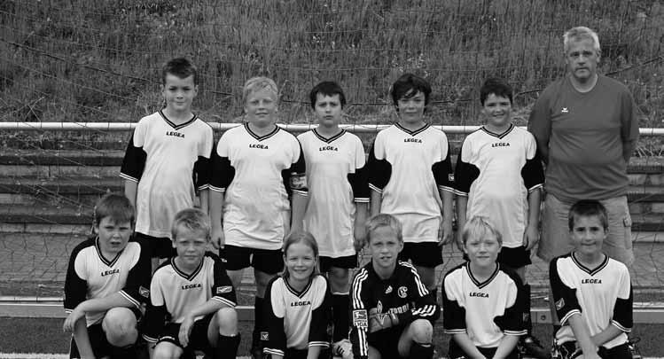Die E3-Junioren (Christof Saure) Die E-3 Jugend der SG Dünschede/Helden bestand in dieser Saison ausschließlich aus Jugendspieler aus Dünschede.