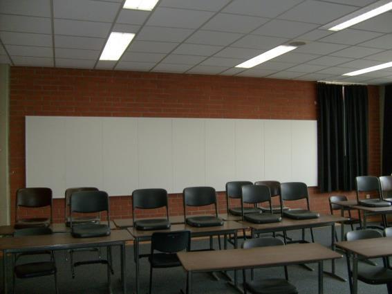 Ernst-Ludwig-Schule Bad Nauheim Ausstattung eine Klassenraumes für eine beidseitig