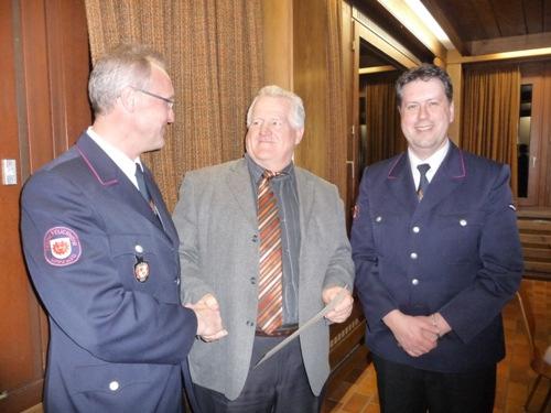 Die beiden Kommandanten der Stadtwehr Oppenau, Albert Schmitt (links) und